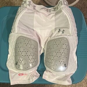 BRAND NEW never worn Under armour football girdle
